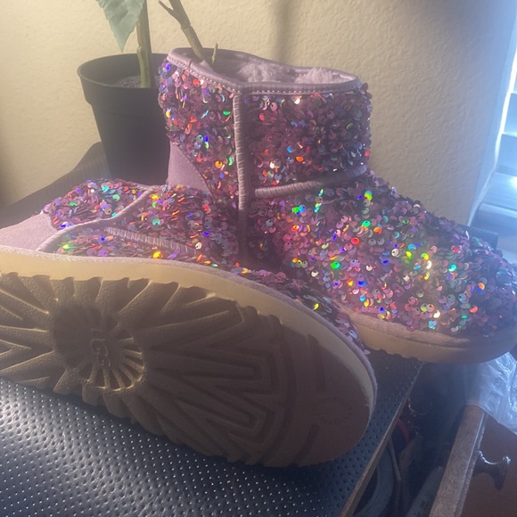 Sold New Authentic UGG mini SEQUIN LILAC FROST sparkle Purple BOOTS WOMEN’S 8 - Picture 13 of 16